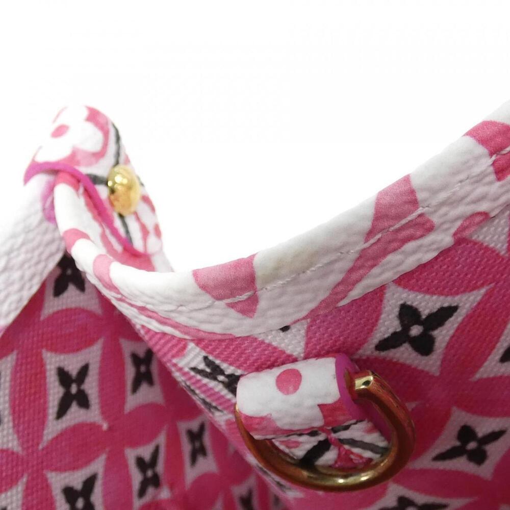 Louis Vuitton Monogram Flower Tile (LV by the Pool) OnTheGo PM M22976 Handbag - Picture 9 of 9